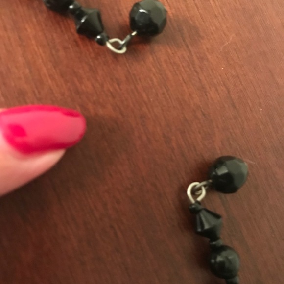 Elegant black choker necklace - Picture 3 of 3